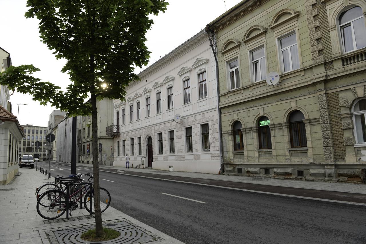 Modern Central-Near Unirii Square Cluj-Napoca Exterior photo